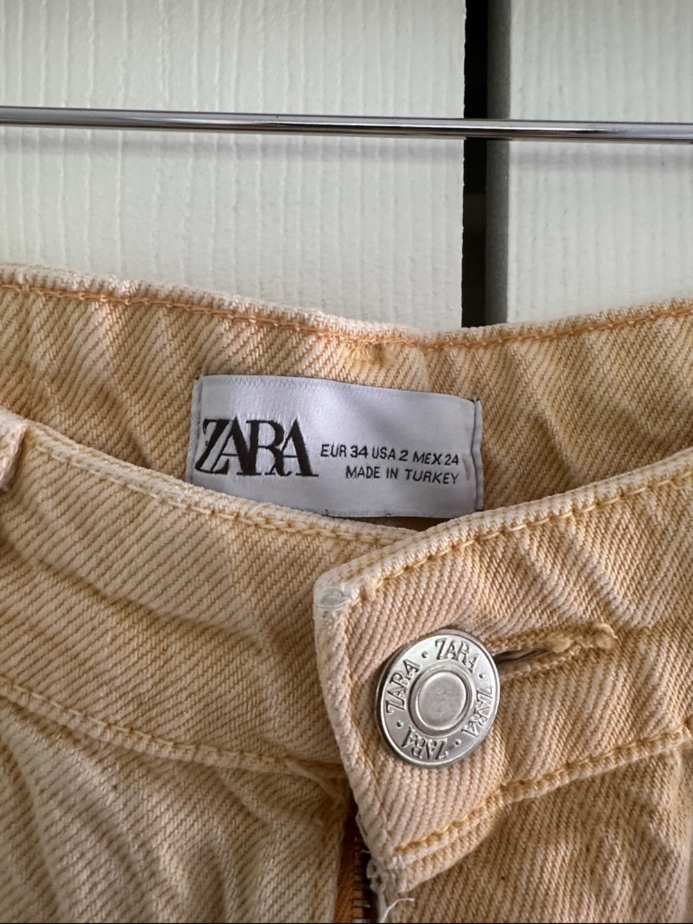 Zara Straight-Leg Jeans in Beige - Picture 2 of 4